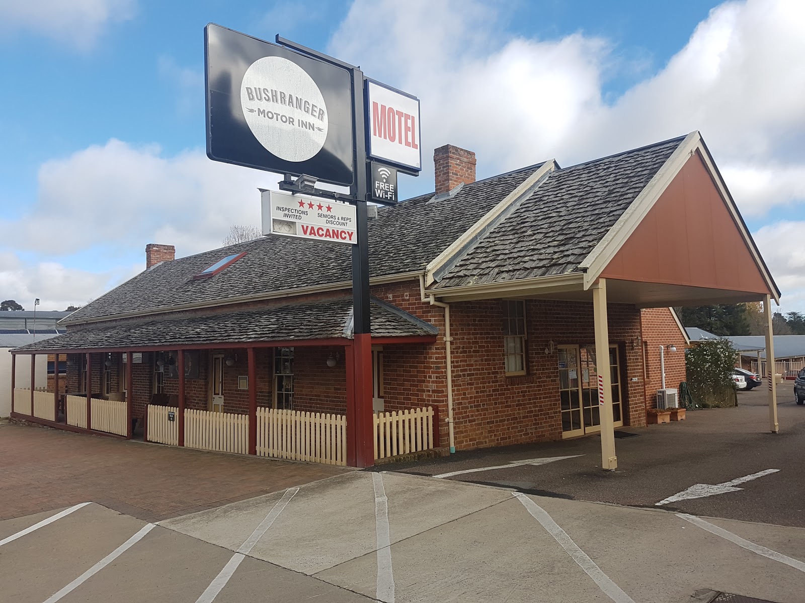 Thunderbolt Inn Hotel in Uralla - photo 1