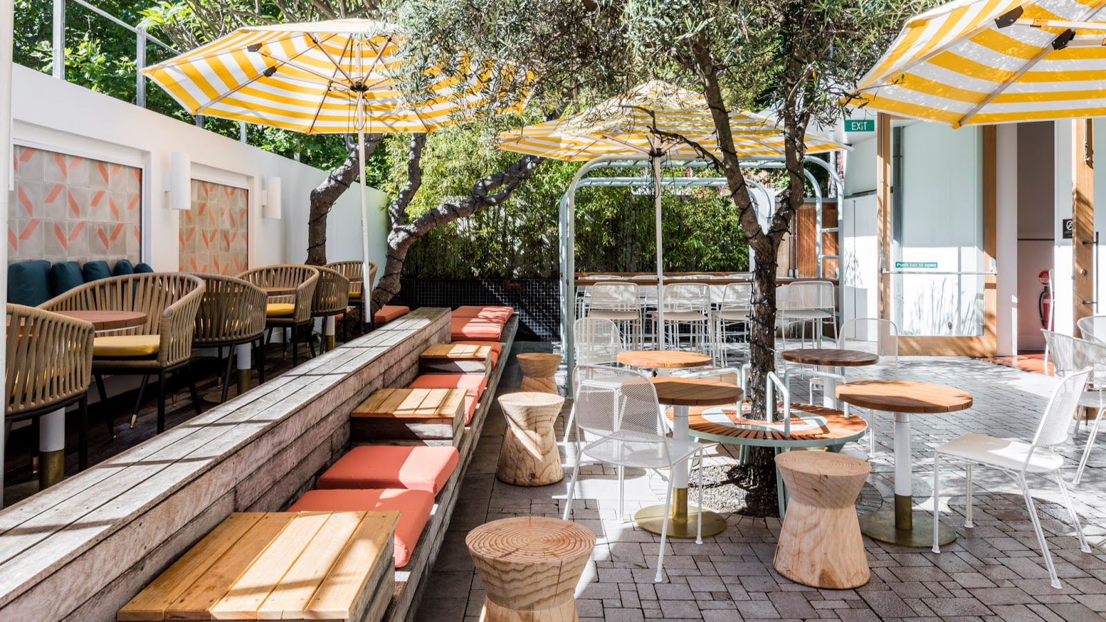 Tilbury Hotel in Woolloomooloo - photo 3