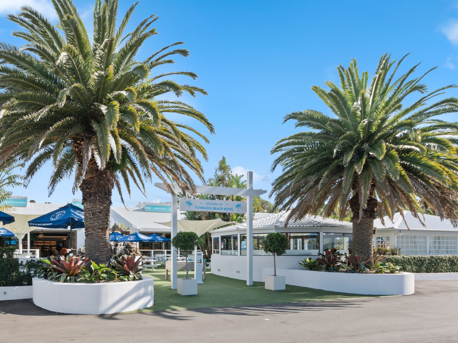 Towradgi Beach Hotel in Fairy Meadow - photo 1