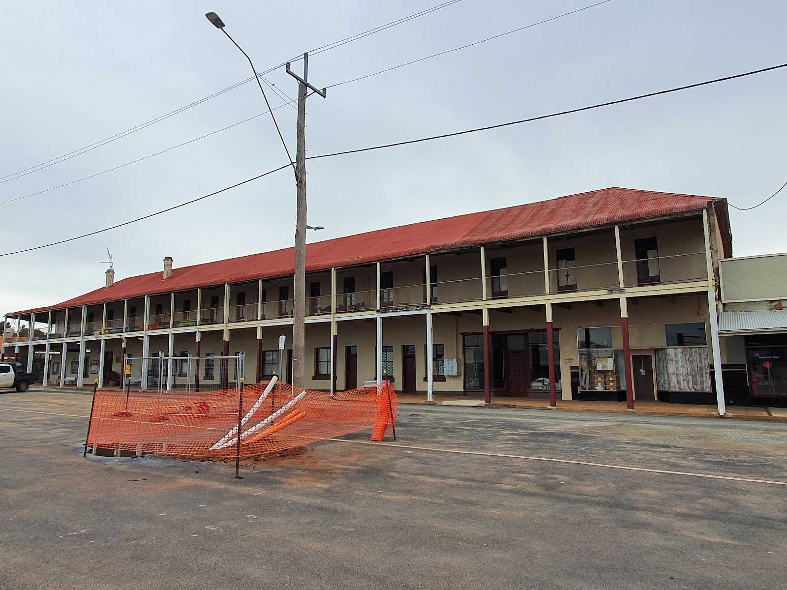 Trundle Hotel in Trundle - photo 1