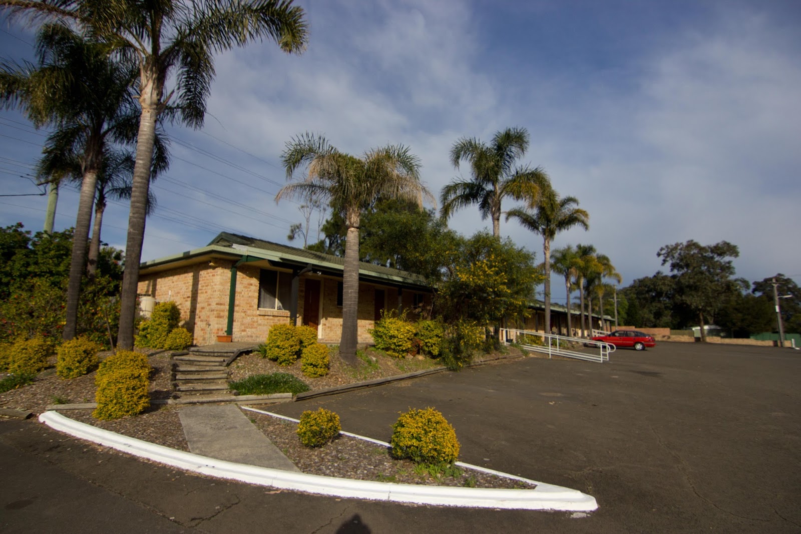 Tullimbar Hotel in Tullimbar - photo 1