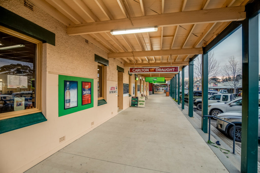 Tumbarumba Hotel in Tumbarumba - photo 3