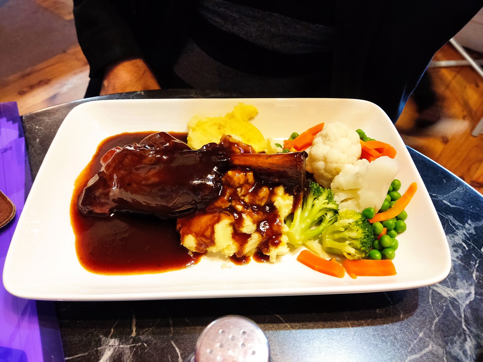 Tumblong Tavern in Tumblong - photo 9