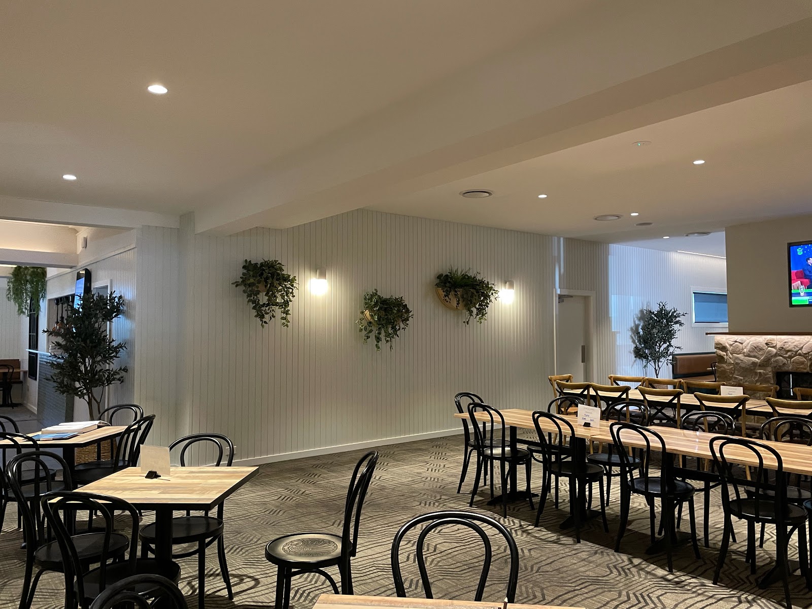 Turvey Park Hotel in Mount Austin - photo 1