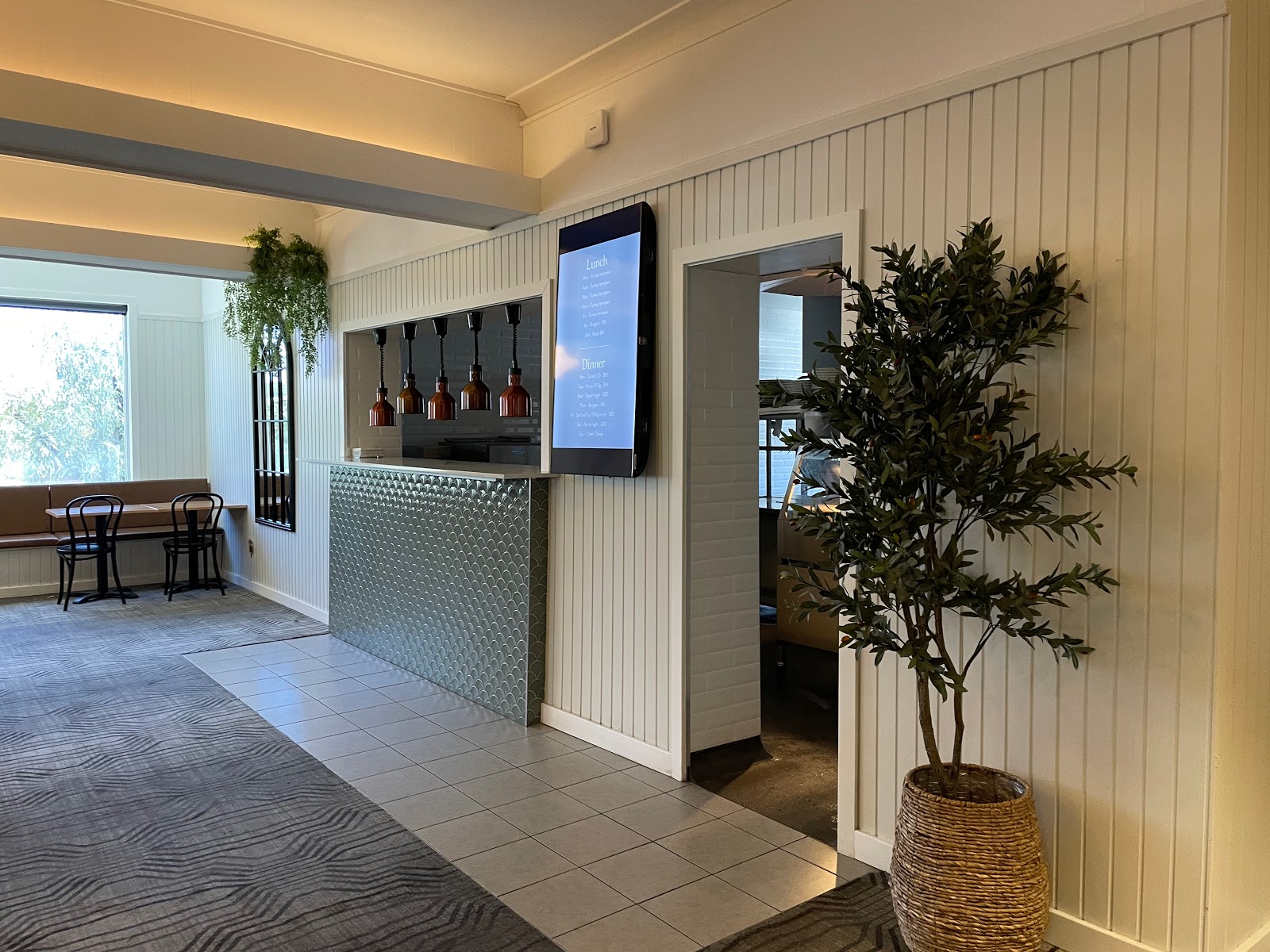 Turvey Park Hotel in Mount Austin - photo 2