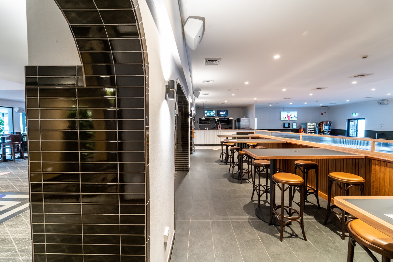 Unanderra Hotel in Unanderra - photo 1