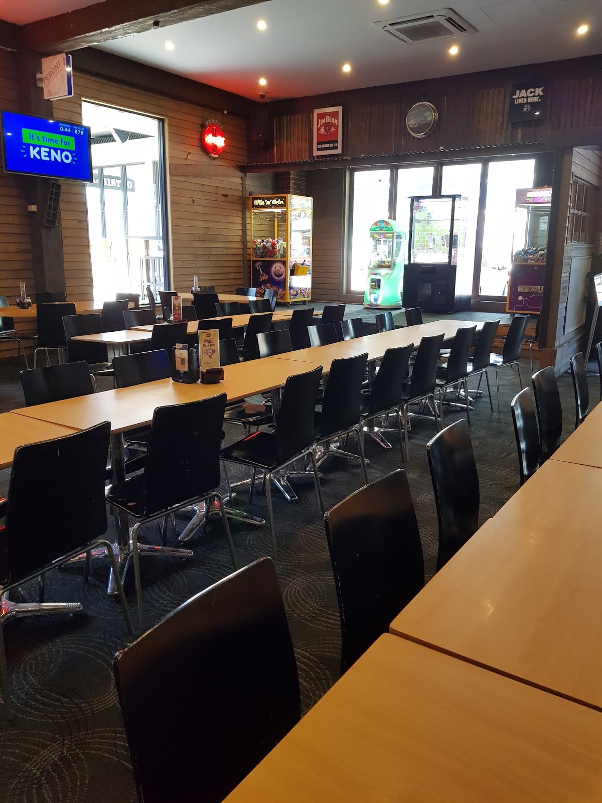 Uncle Buck's Hotel in Mount Druitt - photo 5