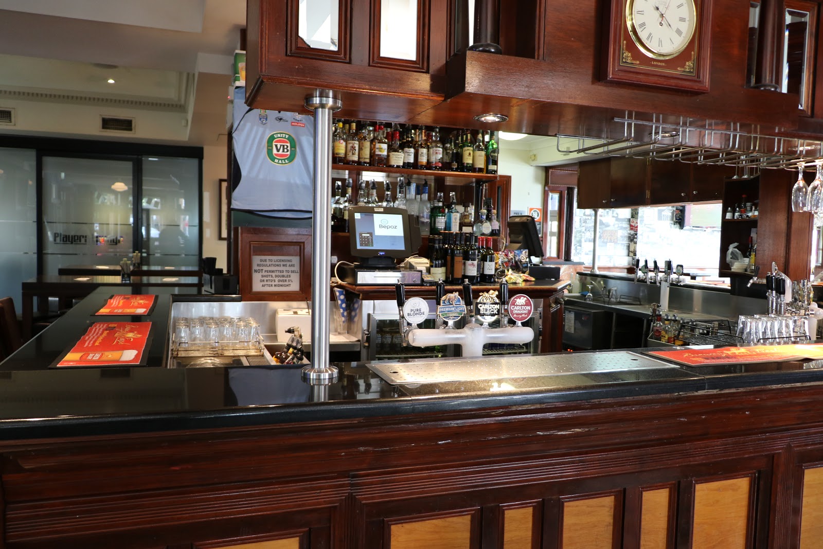 Unity Hall Hotel in Balmain - photo 3