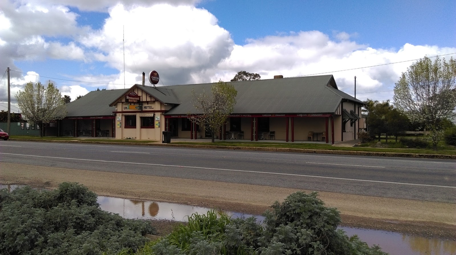 Uranquinty Hotel in Uranquinty - photo 2