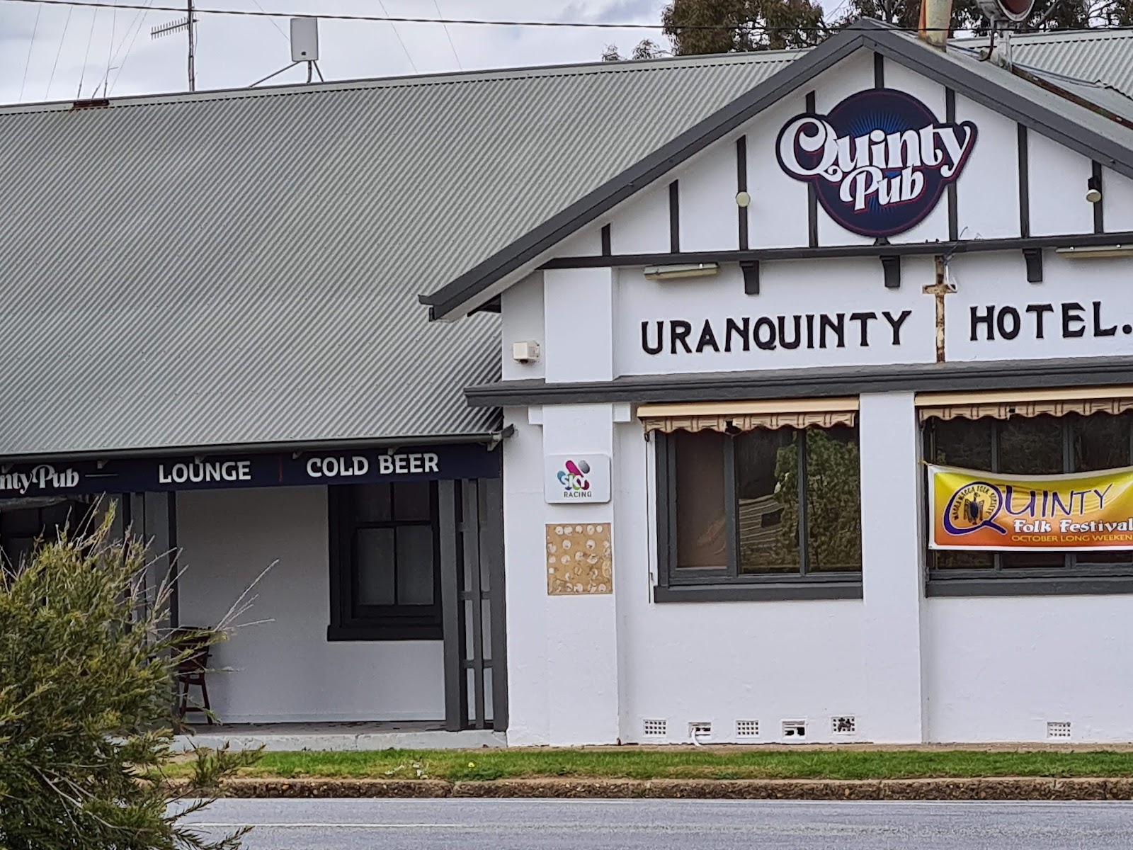 Uranquinty Hotel in Uranquinty - photo 1