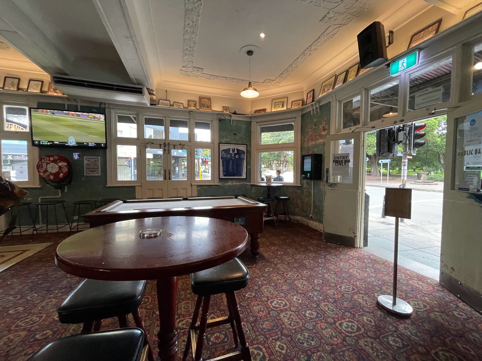 Victoria on the Park Hotel in Marrickville - photo 3