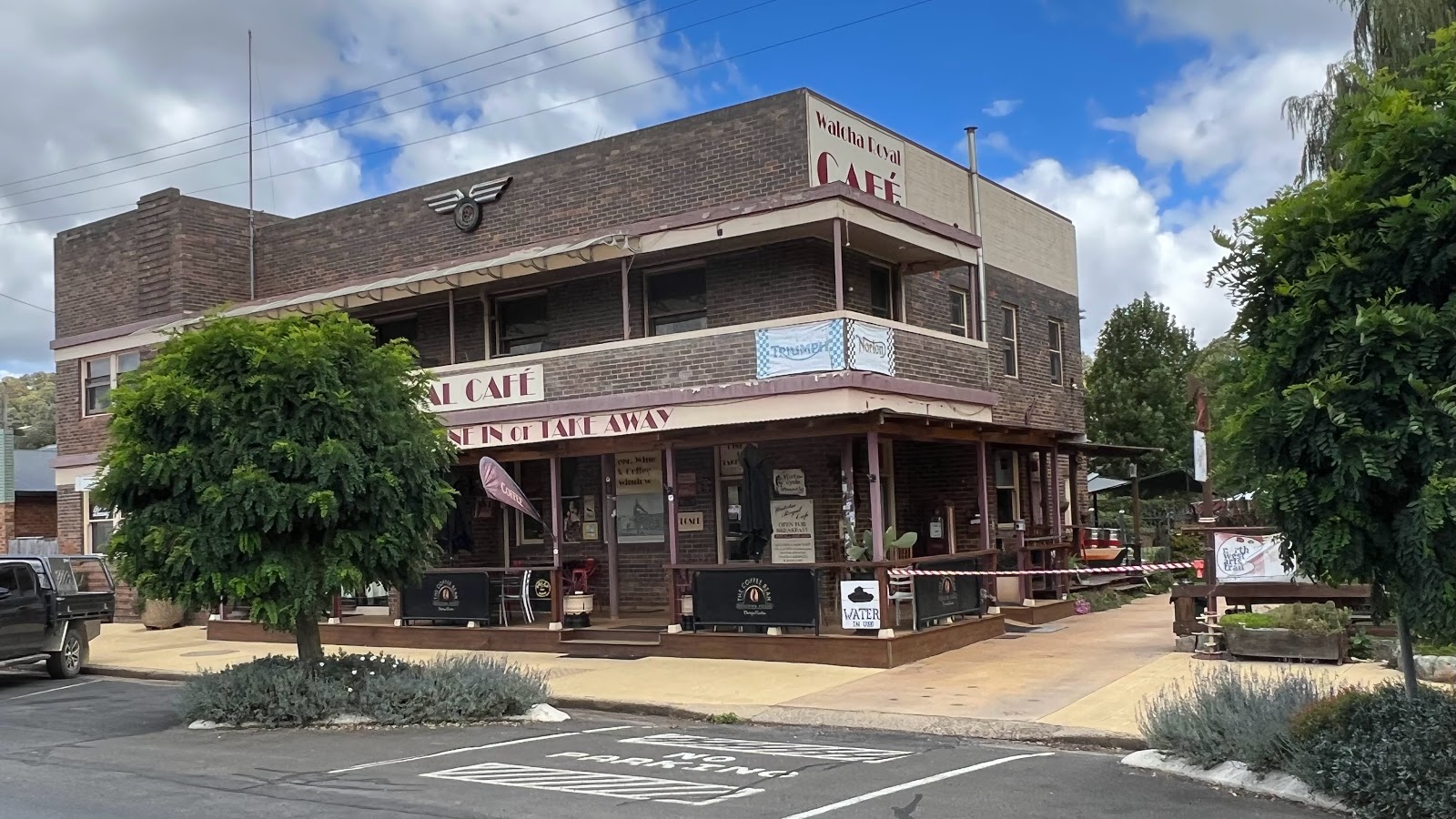 Walcha Road Hotel (Royal) in Walcha - photo 1