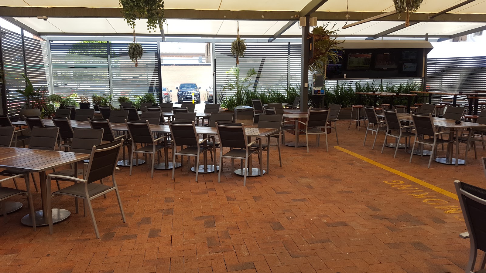 Walsh's Hotel in Queanbeyan - photo 2