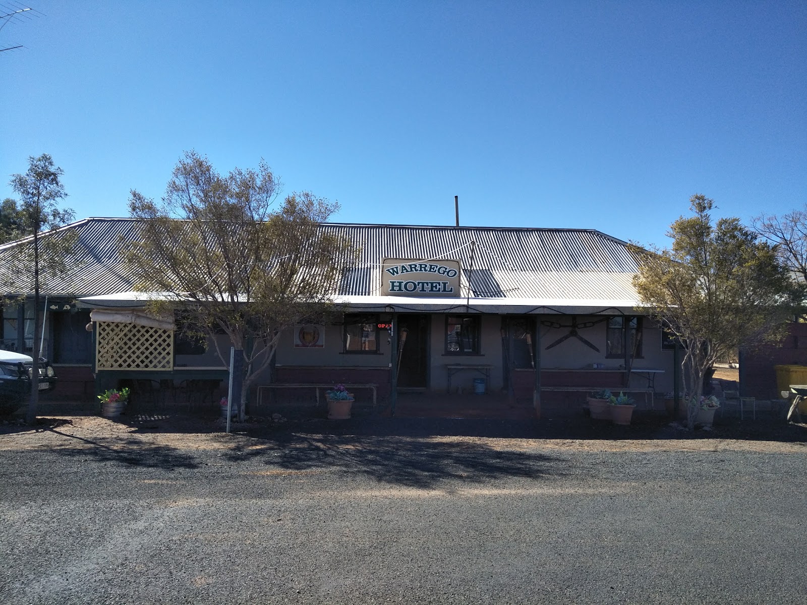 Warrego Hotel in Fords Bridge - photo 2