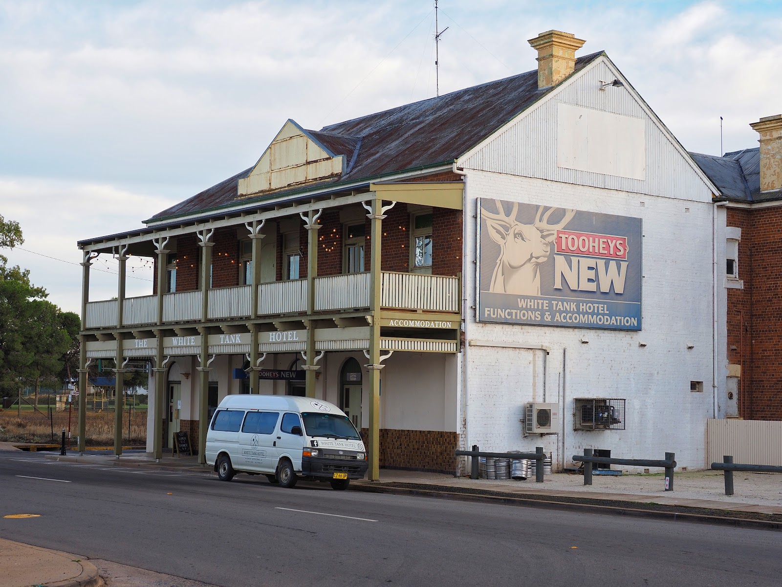 White Tank Hotel in West Wyalong - photo 1