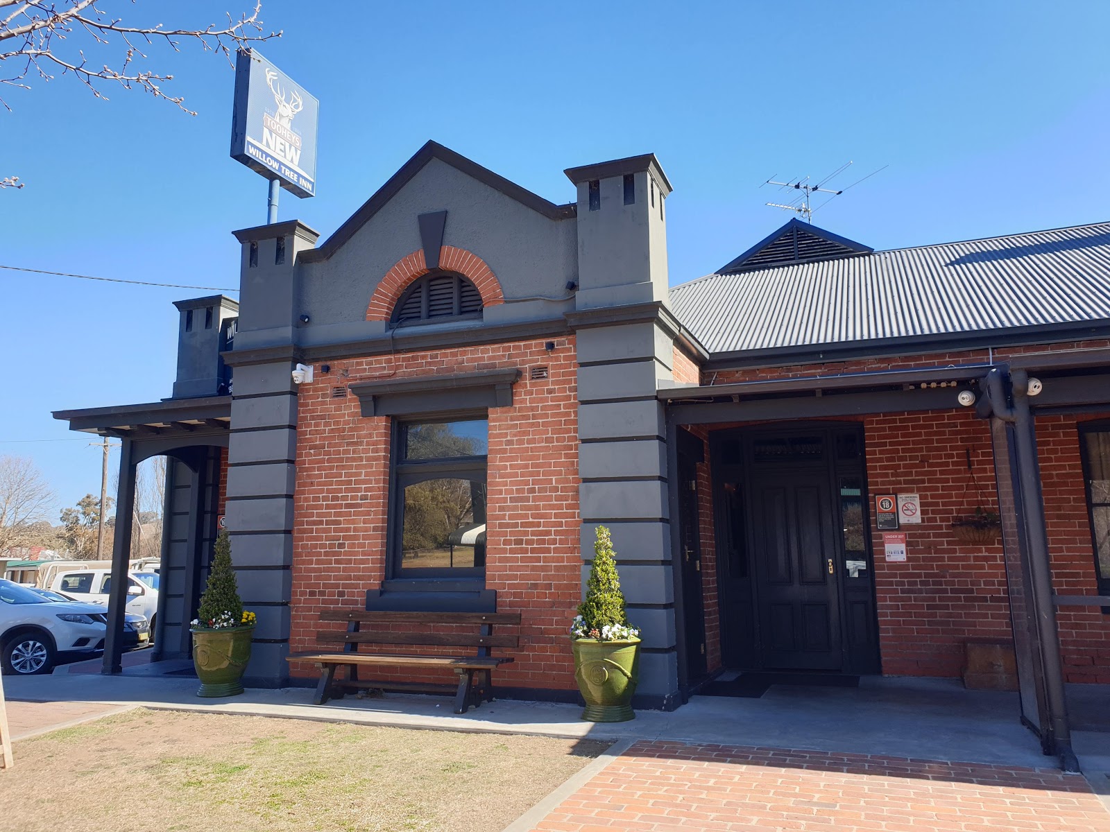Willow Tree Inn Hotel in Willow Tree - photo 1