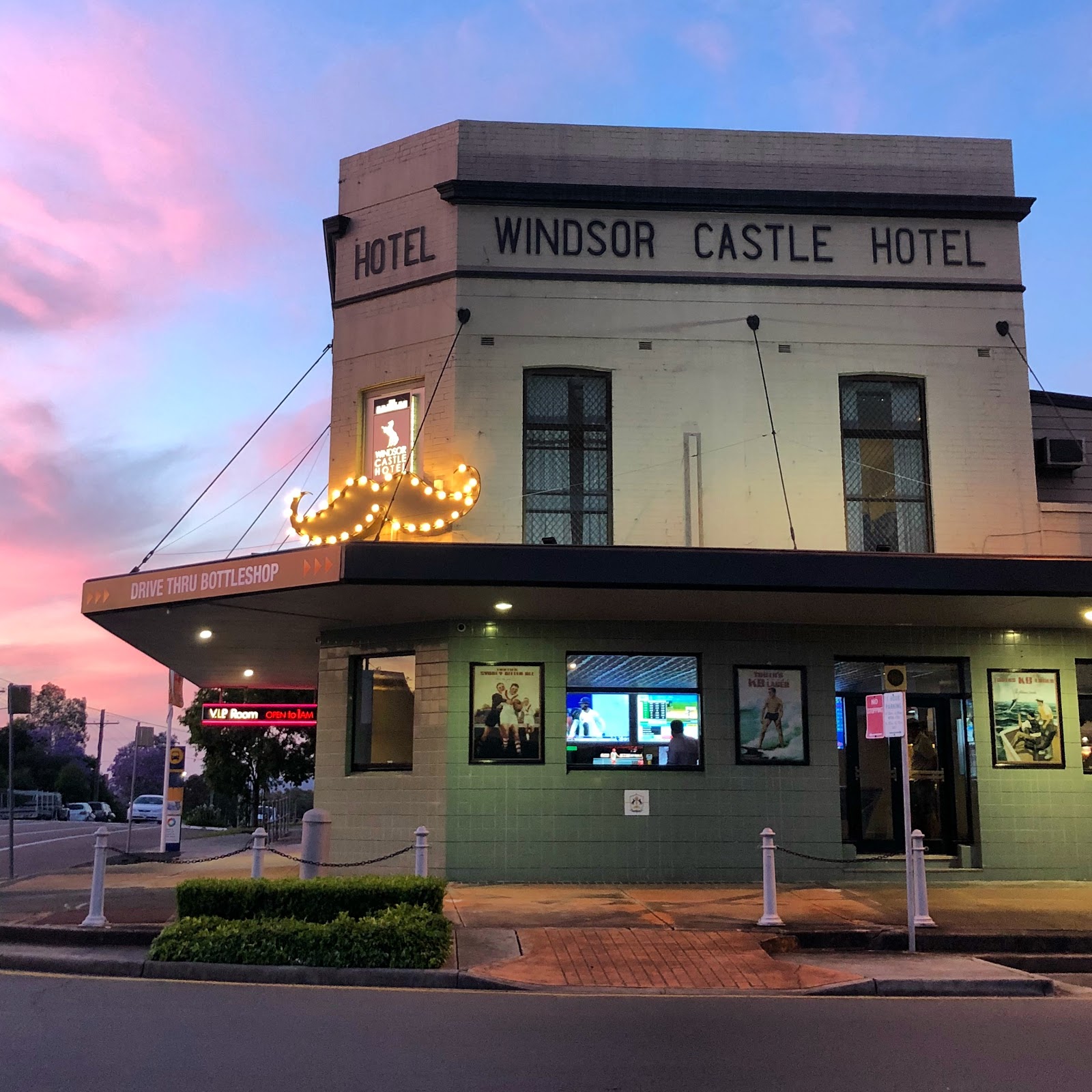 Windsor Castle Hotel in East Maitland - photo 2