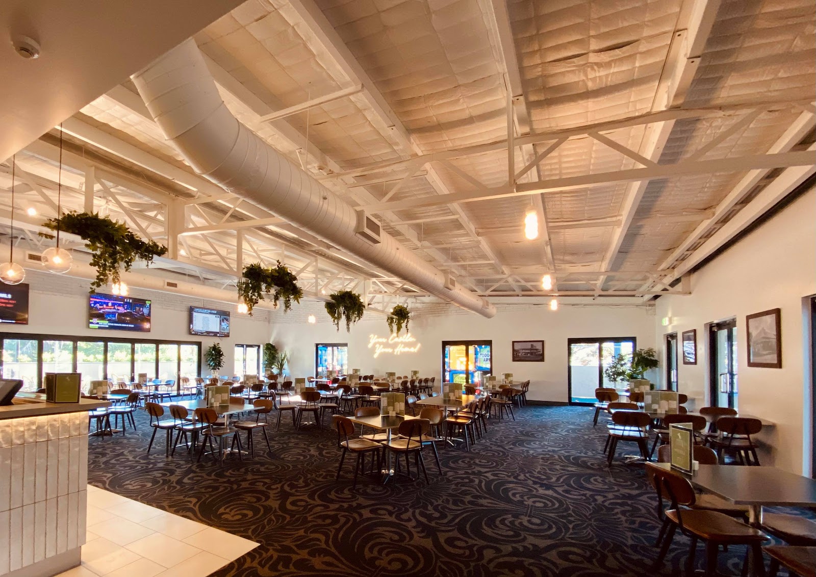 Windsor Castle Hotel in East Maitland - photo 3