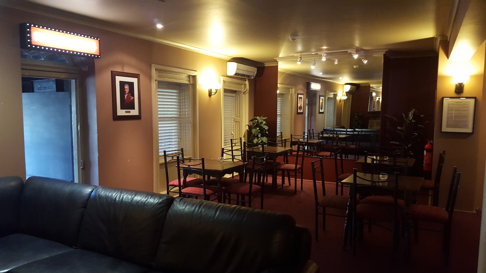 Wiseman's Inn Hotel in Wisemans Ferry - photo 3