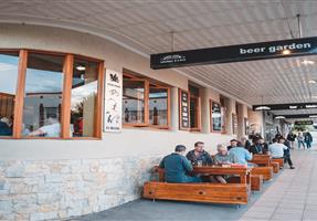 Alpine Hotel - Hotel in Cooma