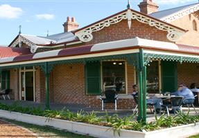 Alroy Tavern - Hotel in Plumpton
