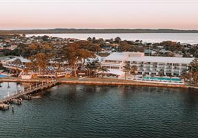 Beachcomber Hotel and Resort - Hotel in Toukley