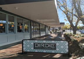 Birdie Noshery & Drinking Est - Hotel in Orange