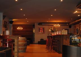 Bottle Rocket Bar & Cafe - Hotel in Nowra