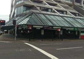 Glasshouse Hotel Maroubra Junction - Hotel in Maroubra