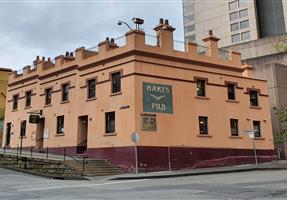 Harts Pub - Hotel in The Rocks