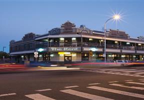 Kent Hotel - Hotel in Hamilton