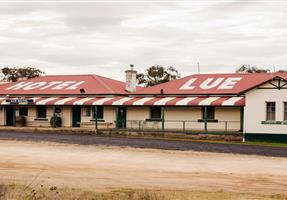 Lue Hotel - Hotel in Lue