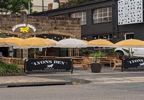 Lyons Den Gosford - Hotel in Gosford
