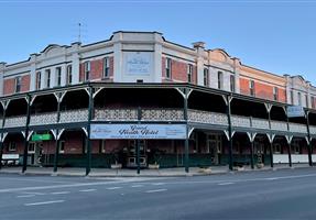 Neath Hotel - Hotel in Neath