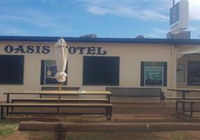 Oasis Hotel - Hotel in East Tamworth