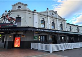 Peden's Hotel - Hotel in Cessnock