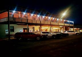 Reggies Tattersalls Hotel - Hotel in Baradine