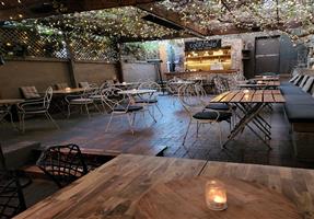 Small Bar (Crows Nest) - Hotel in Crows Nest