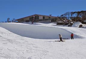 Sundeck Hotel - Hotel in Perisher Valley