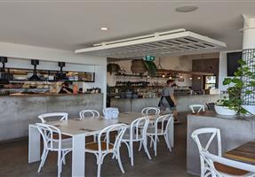The Hill Bar and Kitchen - Hotel in Gerringong