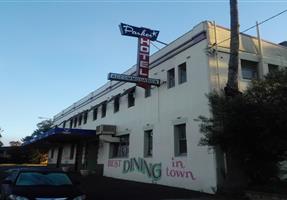 The Parkes Hotel (Parkes) - Hotel in Parkes