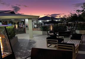 The Village Hotel - Hotel in Mount Druitt
