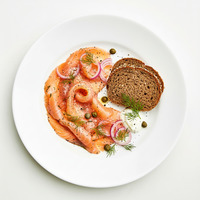 Beetroot cured salmon - red wine sourdough- creme fraiche