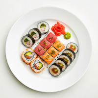 Mini Sushi Roll Avocado