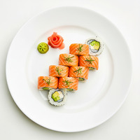 Salmon Avo Roll (8pcs)